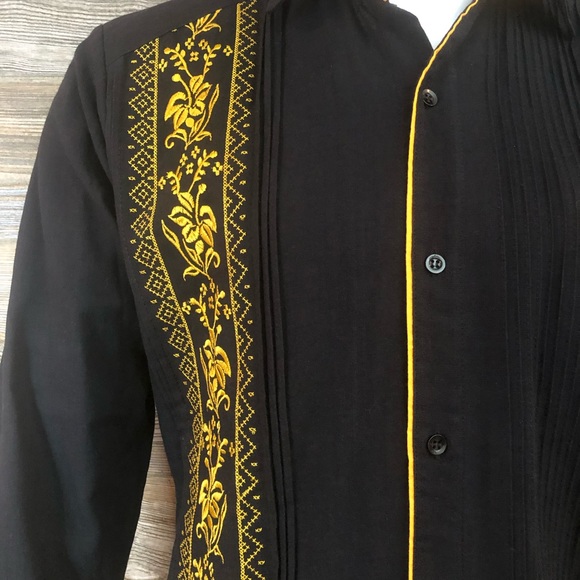 Mens Guayabera Shirt Black Linen Long Sleeve Golden Embroidery Handcrafted Linen - Picture 5 of 9